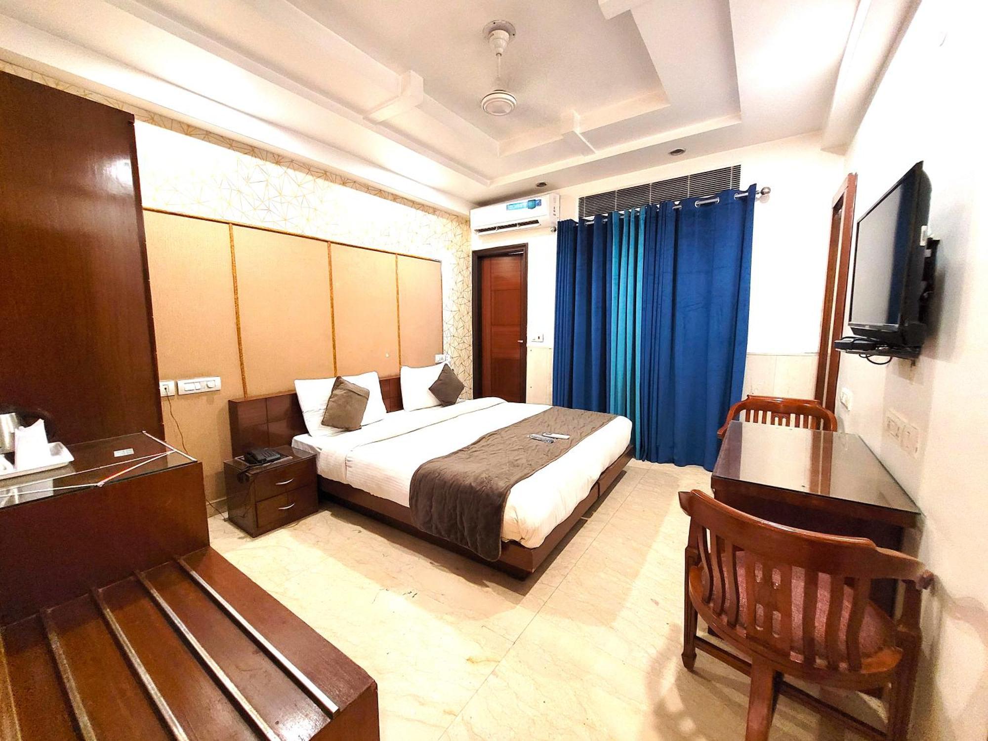 Hotel The Daanish Residency - Karol Bagh New Delhi
